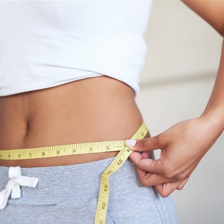 Come dimagrire in modo naturale con erbe e infusi: la guida completa